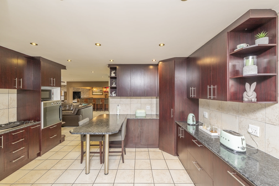 3 Bedroom Property for Sale in Jakarandas Western Cape